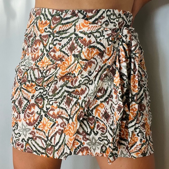 Zara Abstract Print Mini Skirt | Green, Orange, Beige | Size: M | Women - Picture 1 of 11